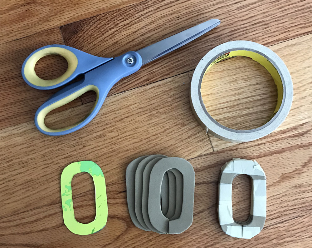 Paper mache bear trap - building the chain